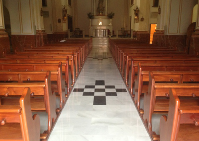 Restauració de bancs de fusta de Sapelly
